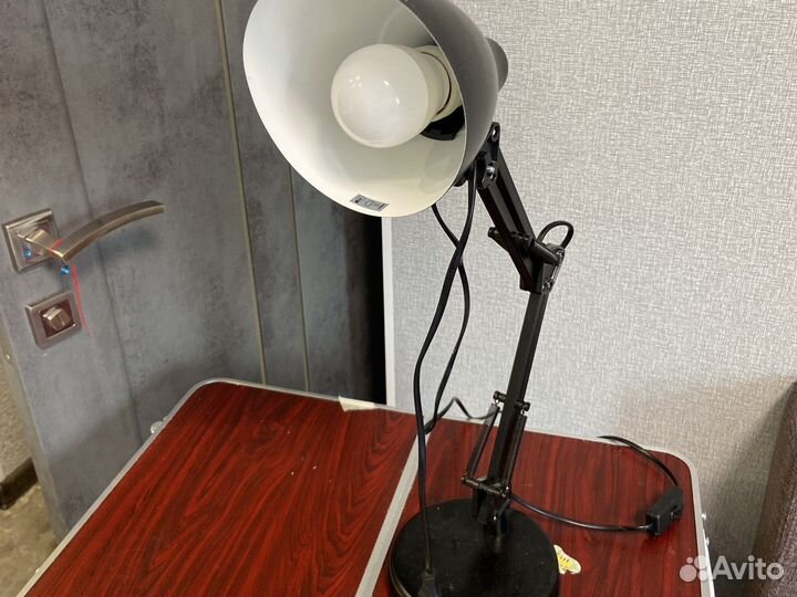 Лампа настольная