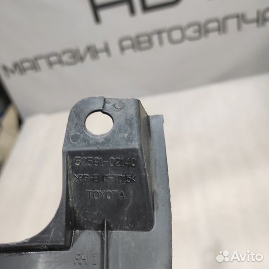 Подкрылок заднего бампера правый Toyota Auris E150