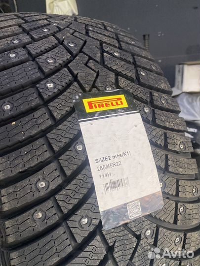 Pirelli Scorpion Ice Zero 2 285/45 R22 114H