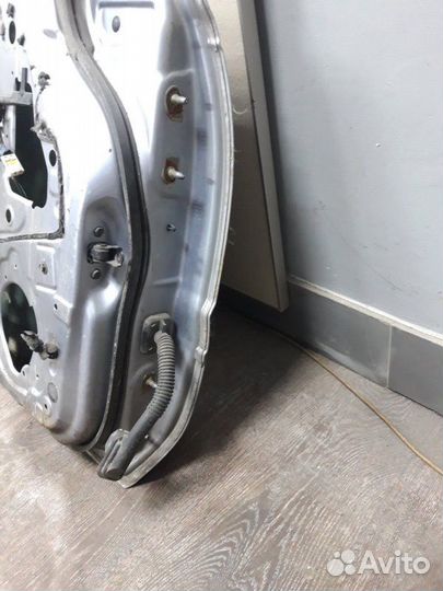 Дверь передняя левая Nissan Presage HU30 QR25DE