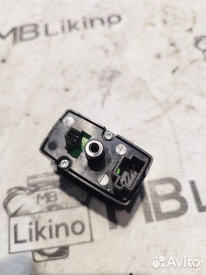 Кнопка стеклоподъемника Mercedes Gl X164