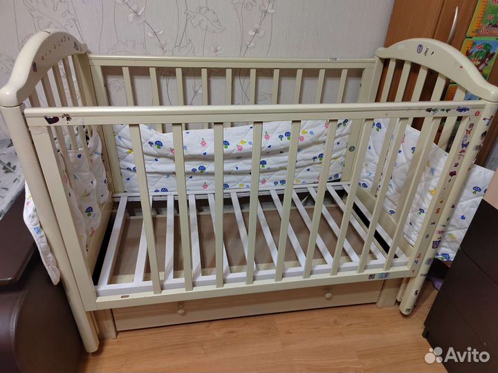 Детская кроватка