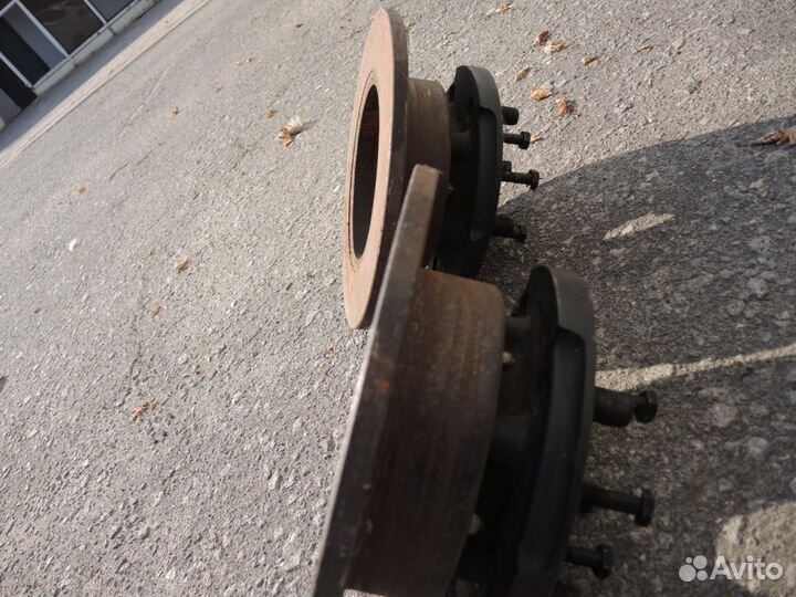 Ступица задняя Land Rover Defender