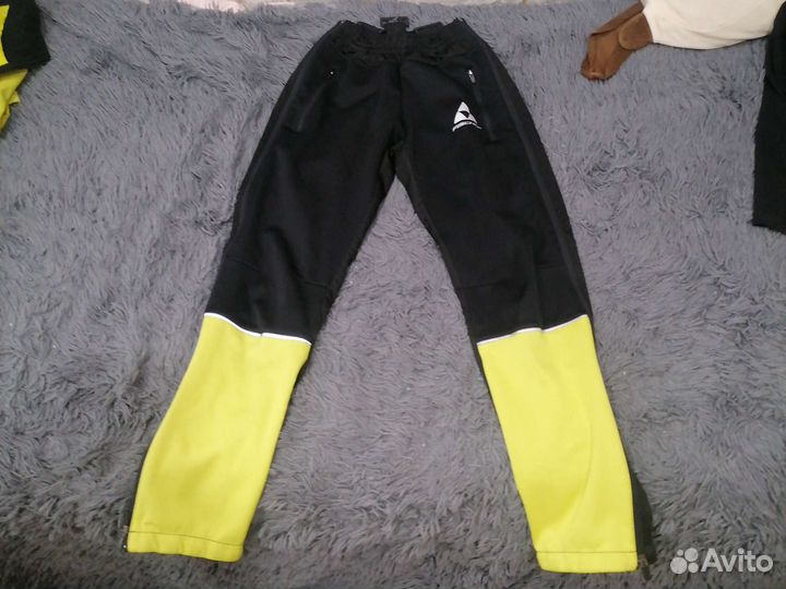 Лыжный разминочный костюм женский