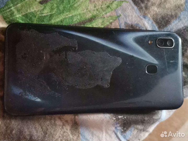 Телефон Samsung а30