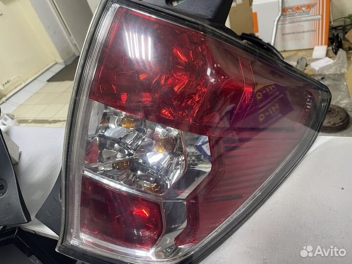 Фонарь задний правй и левый субару Форестер