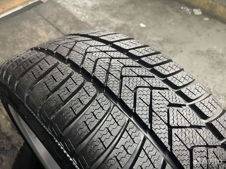 Pirelli Winter Sottozero 3 255/40 R20 101W
