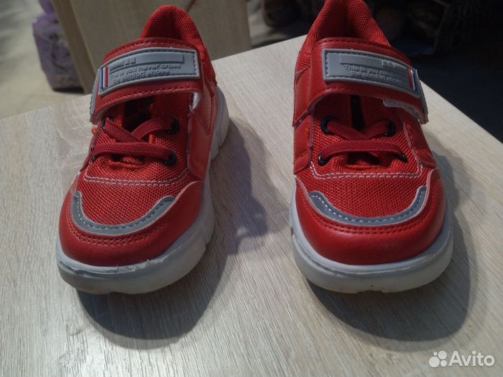 Кроссовки девчачьи 25 размер