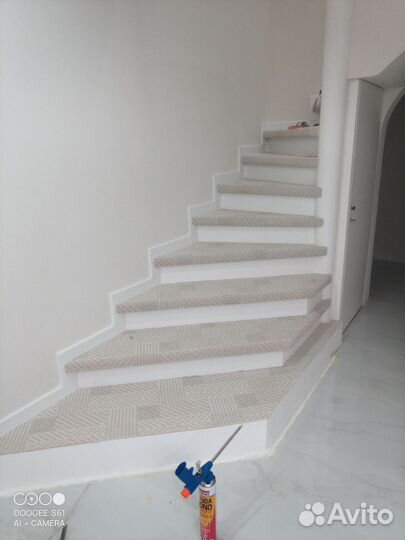 Лестница на металлокаркасе для дома и дачи