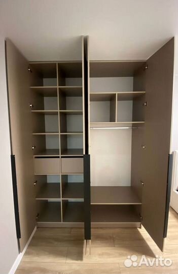 Распашной шкаф на заказ от фабрики