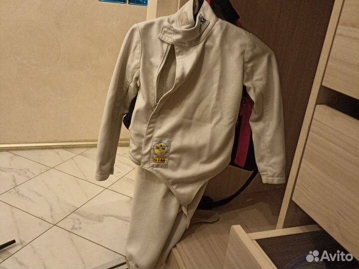 Фехтовальный костюм