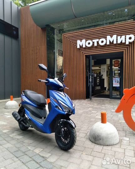 Новенький скутер FS50 не требует категории 
