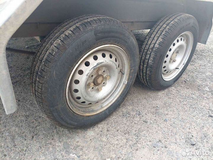 Прицеп Вектор Лав