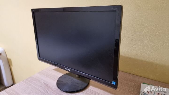 Монитор 24 philips 247e4q