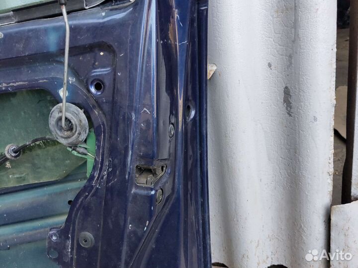 Дверь передния правая на Volkswagen B5