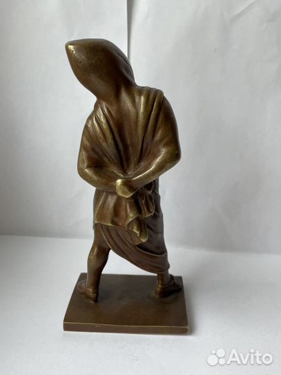 Бронзовая девочка