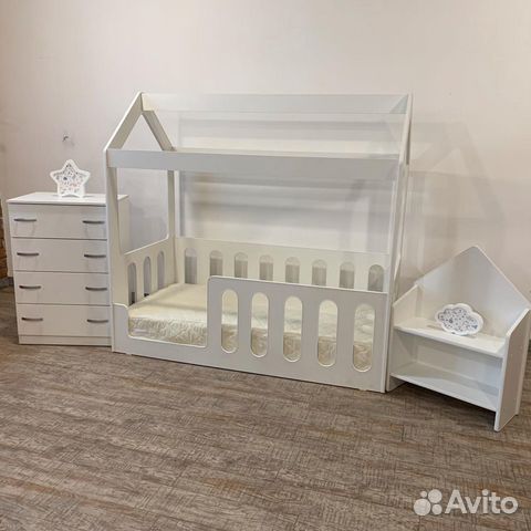 Детская кровать Домик с универсальным бортиком