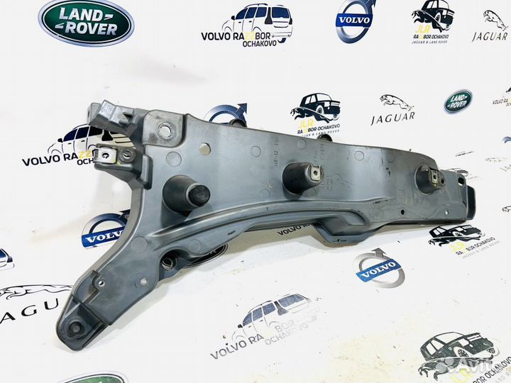 Кронштейн крыла передний правый Volvo XC90 2015+