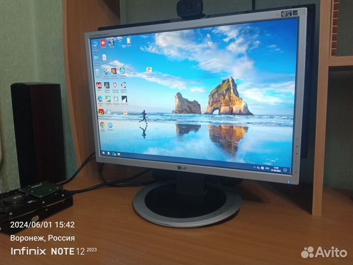 Монитор LG 19 дюймов широкоформатный