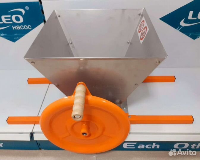 Давилка для винограда