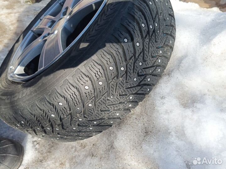 R16 Nokian Tyres Hakkapeliitta 8 205/60, PCD 5x114.3 DIA 67.1