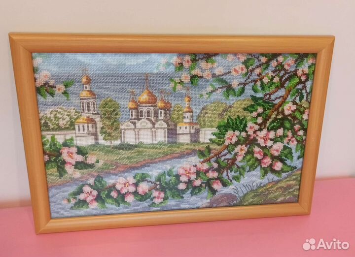 Картина вышитая крестом и бисером ручная работа