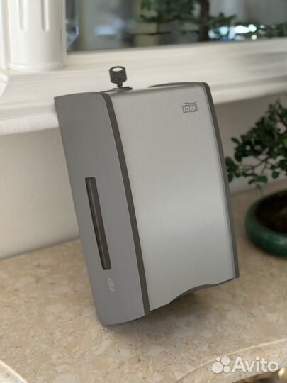 Tork Aluminium диспенсер для листовой бумаги