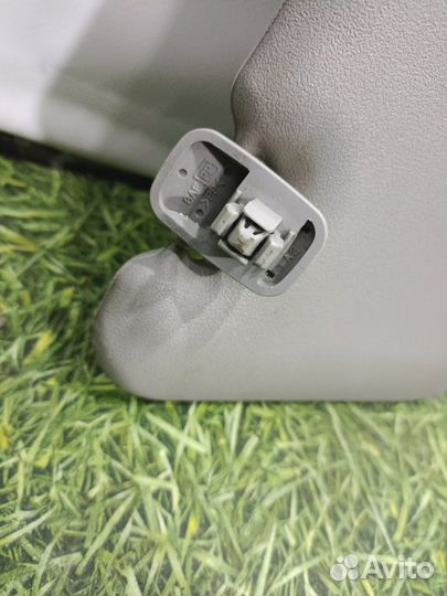 Козырек солнцезащитный левый Infiniti Fx35