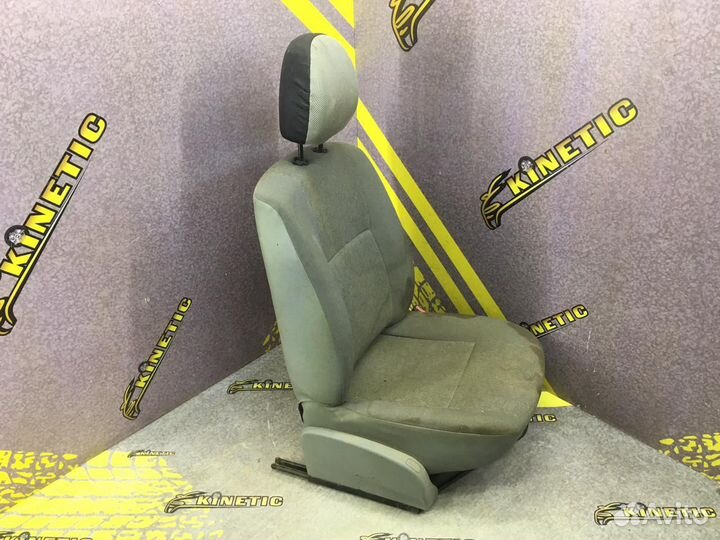 Сиденье пассажирское переднее Рено Логан 1