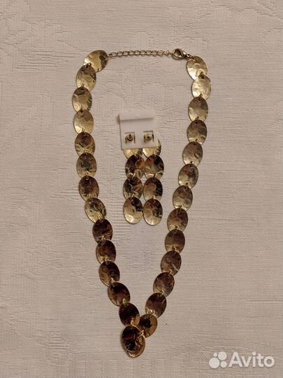 Бусы, браслеты, серьги, бижутерия