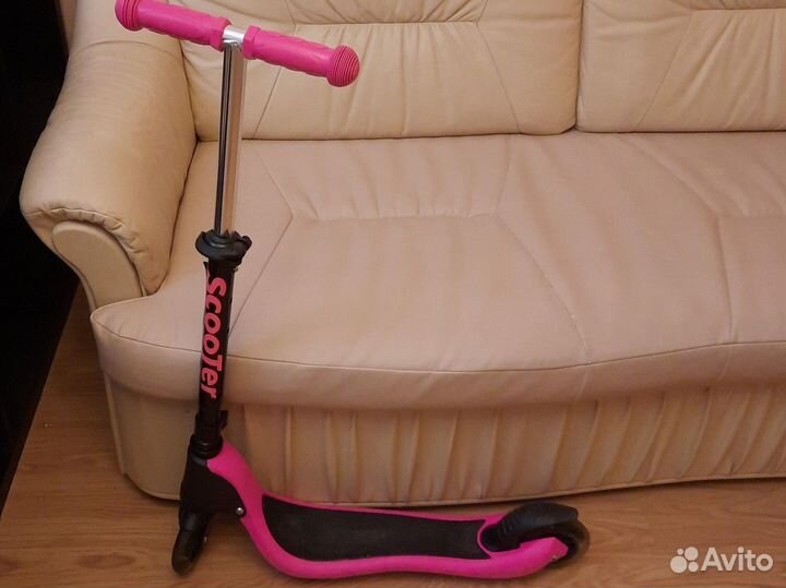 Самокат двухколесный для девочки