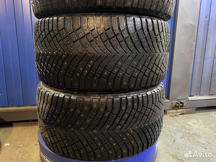 Michelin X-Ice North 4 SUV 275/45 R20 и 305/40 R20 112T