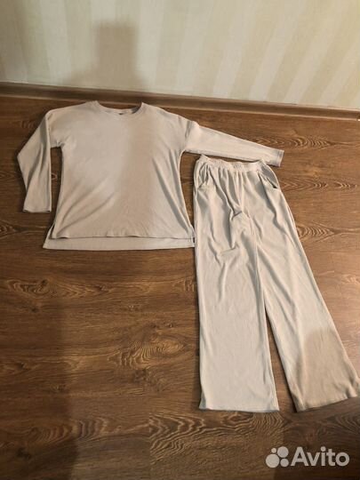 Спортивный костюм женский