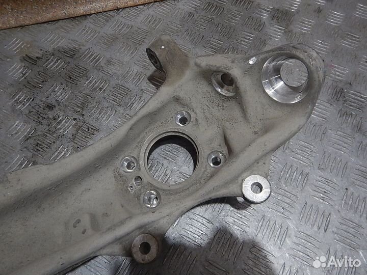 Цапфа/кулак поворотный передний левый BMW 5-Series