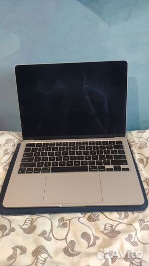 Apple macbook air 2022 m2