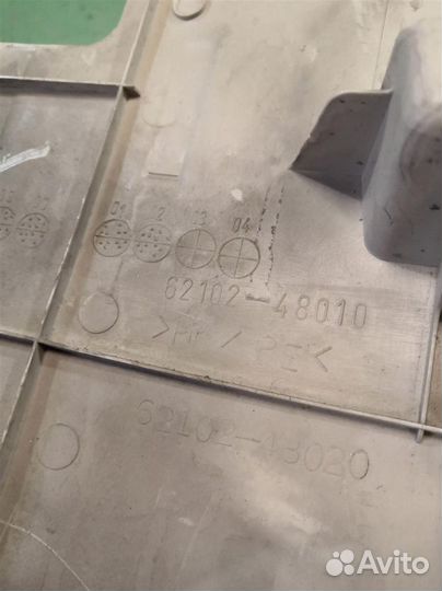 Накладка стойки Тойота Хайлендер