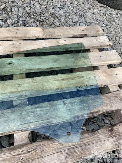 Стекло двери передней левой Ford Focus (III) III