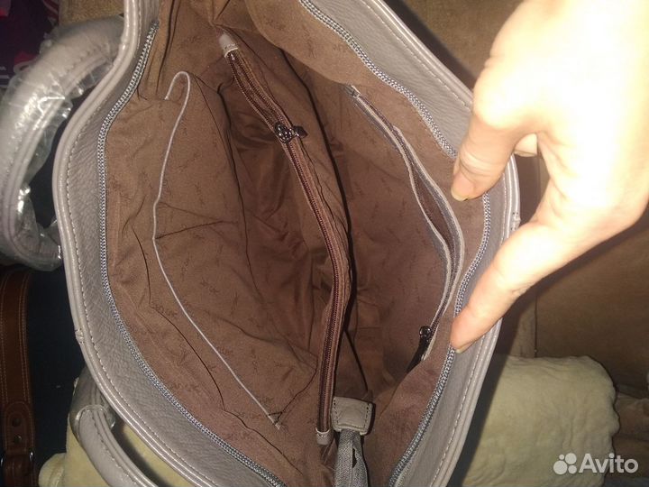 Продам кожаную серую новую с биркой сумку Valensiy