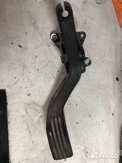 Педаль газа Ford Focus 1