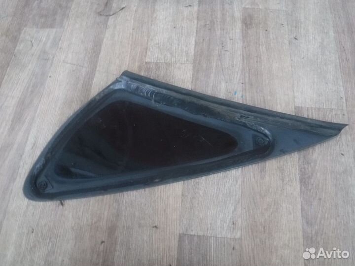 Форточка кузовная правая №64 Ford Focus 2 2009