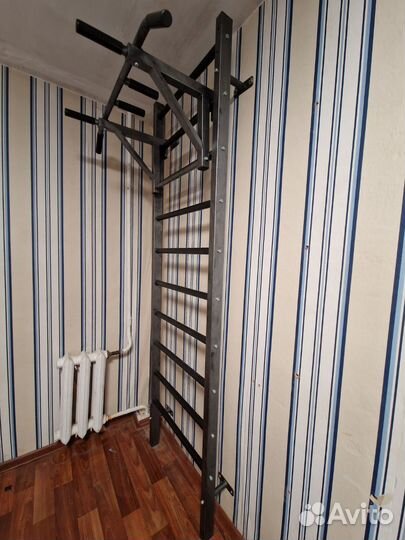 Шведская стенка с турником и брусьями