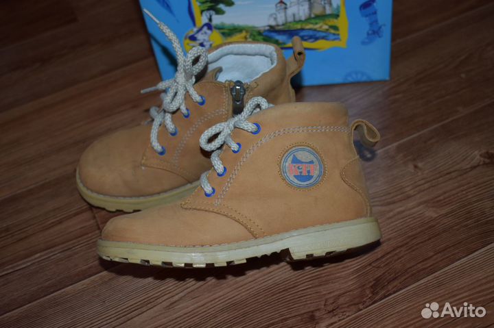 Ботинки фирмы 