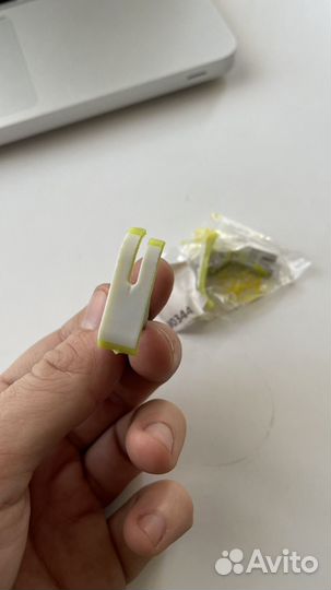 Пластиковая лапка для швейной машины