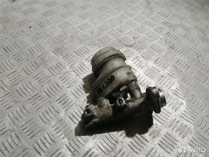 Главный тормозной цилиндр Mitsubishi L 200 KB4T