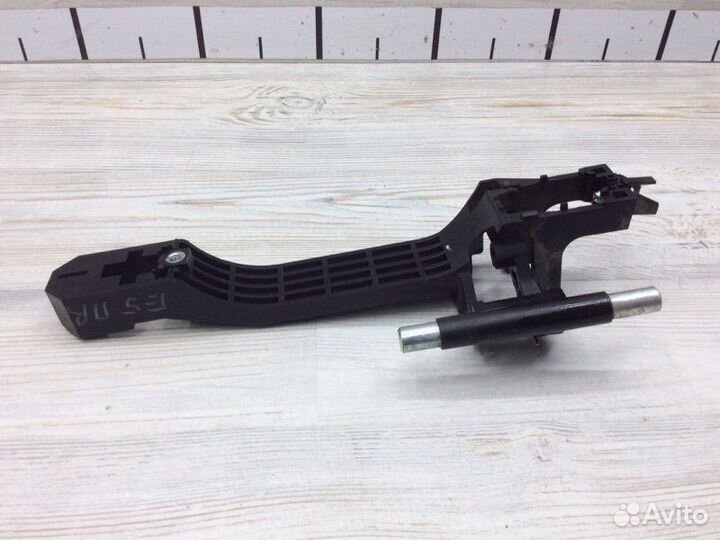 Кронштейн ручки передний правый Kaiyi E5 седан