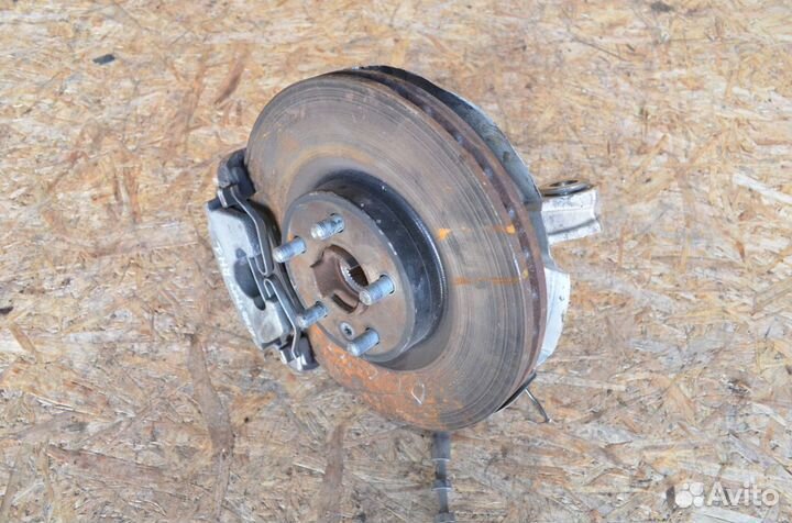 Кулак передний правый Land Rover Discovery Sport