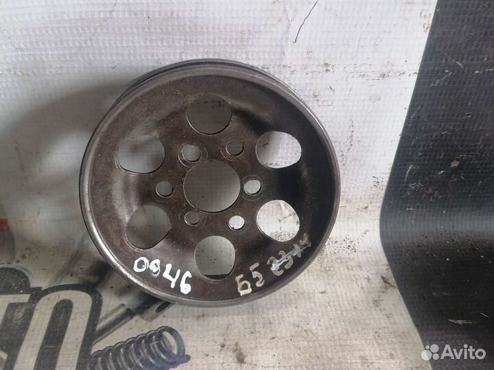 Шкив насоса гур Volksvagen Passat B5