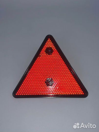 Катафот треугольный красный под болты 15 LED 12V