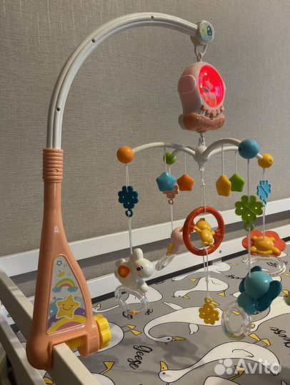 Мобиль на кроватку с подсветкой и музыкой