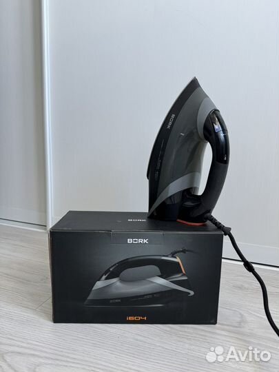 Утюг Bork i604